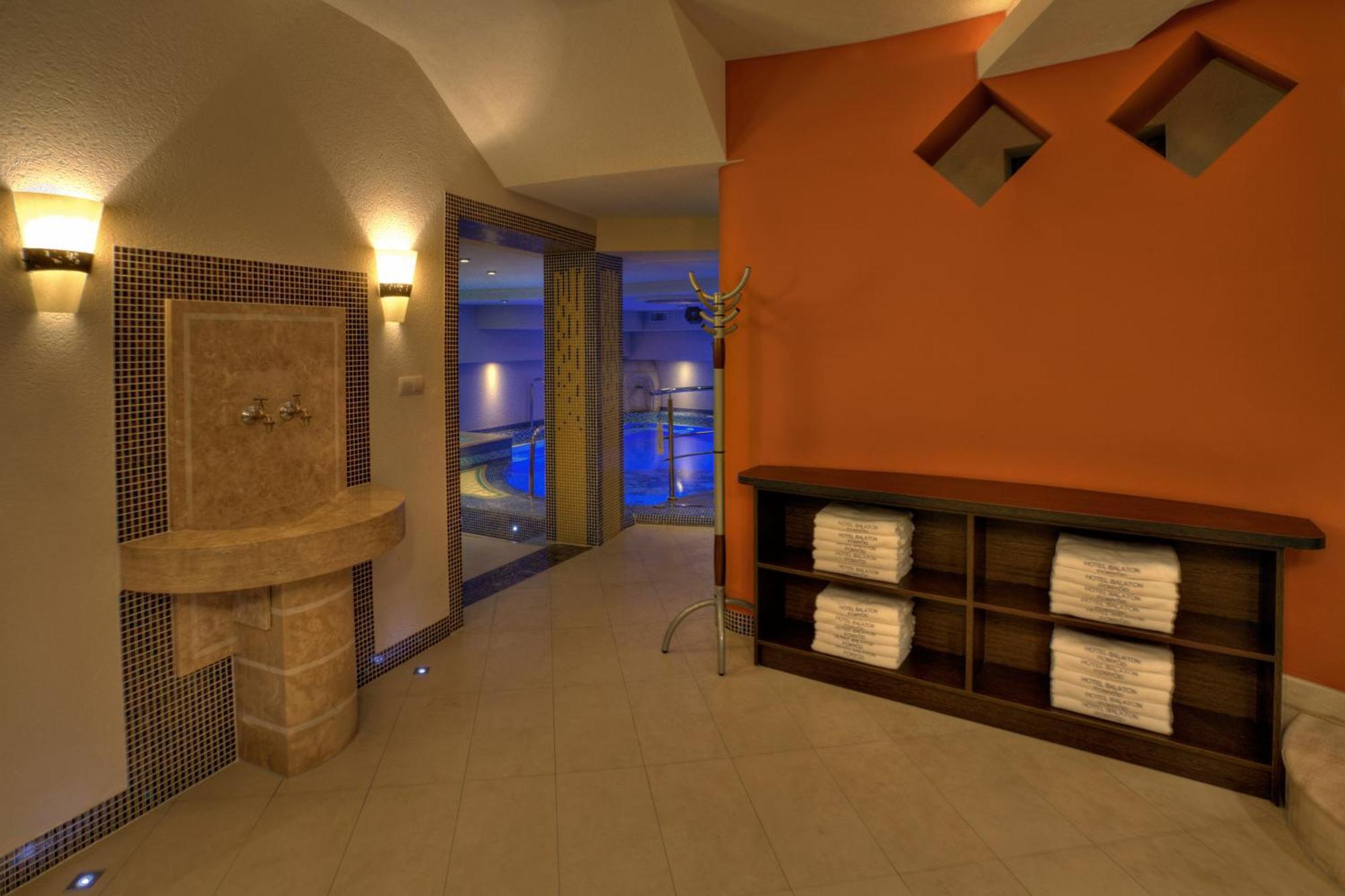 Hotel Balaton Fonyod Exterior photo